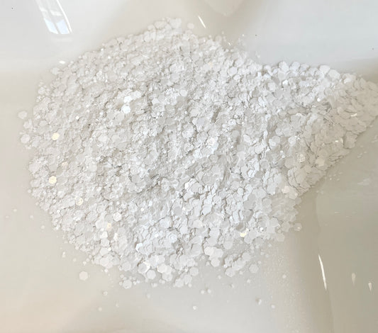 Chunky Mix Glitter in Snowdrop