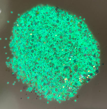 Chunky Mix Glow In The Dark Glitter in Moonflower