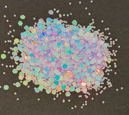 Dreamlight - Chunky Glow In The Dark Pale Purple Colour Shift Glitter